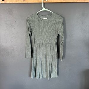 Green long sleeve dress